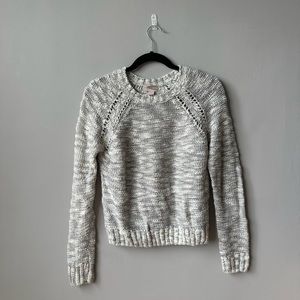 Forever 21 Sweater 🤍